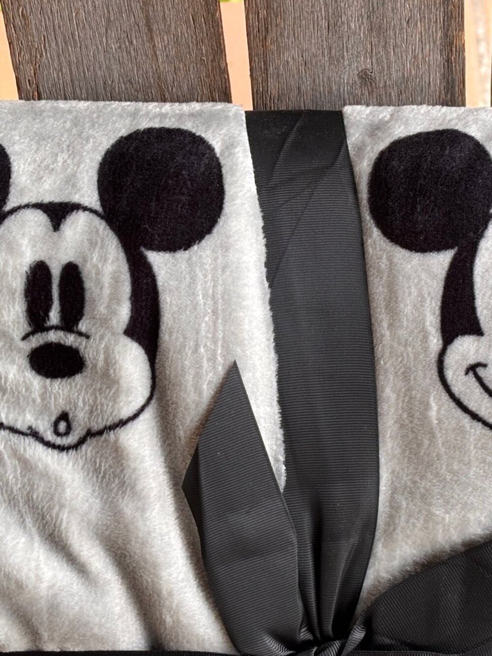 Disney Classic Mickey Mouse FACES Plush Blanket Twin Size 60" x 90" Black Gray - Picture 6 of 6
